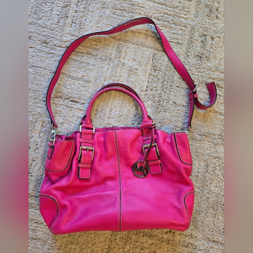 Michael Kors Brookville pink leather shoulder bag. 